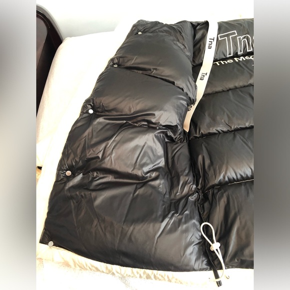 Womens aritzia mega puff jacket - Picture 7 of 16